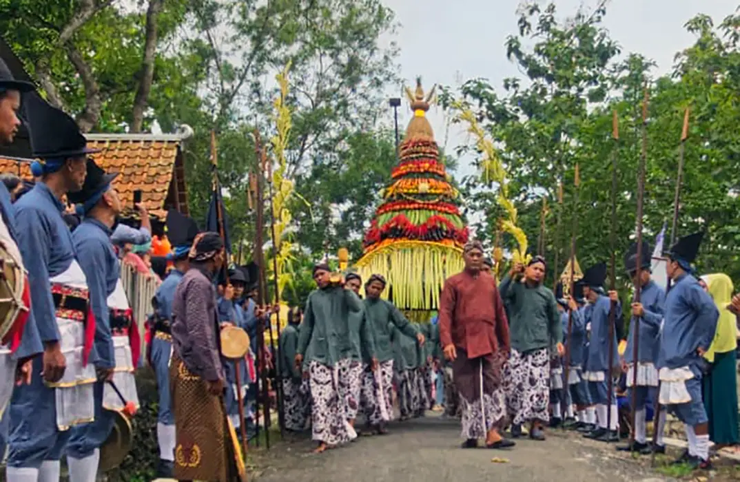 KIRAB BUDAYA: Kirab budaya menjadi salah satu rangkaian Merti Dusun Desa Wisata Krebet, Bantul.(Foto: Priyo Wicaksono)